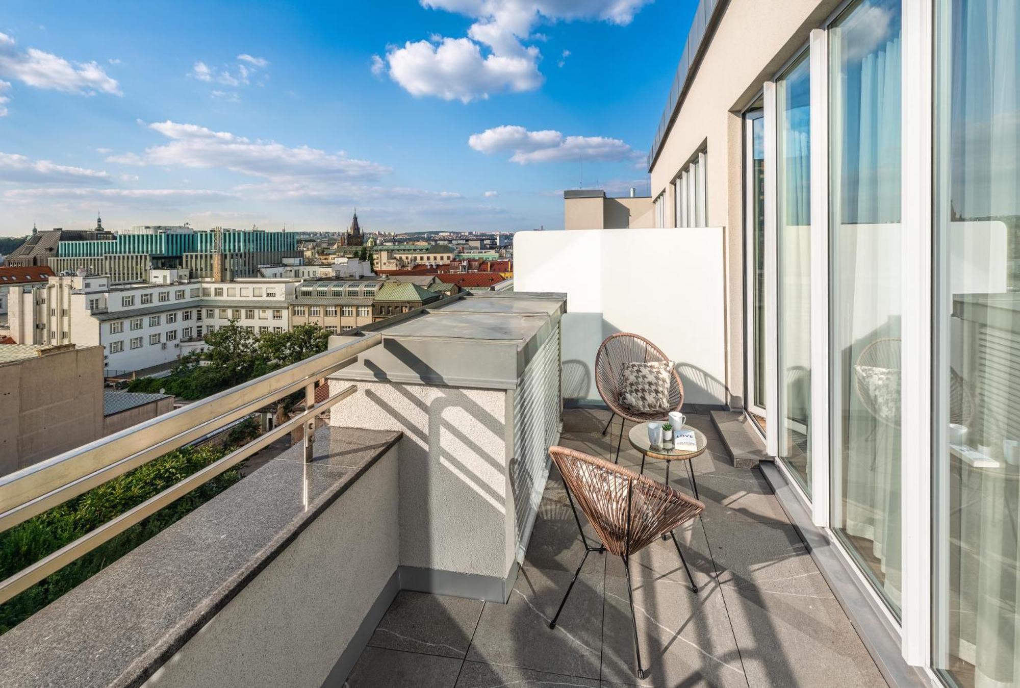 براغ Vn17 Rooftop Suites By Adrez المظهر الخارجي الصورة